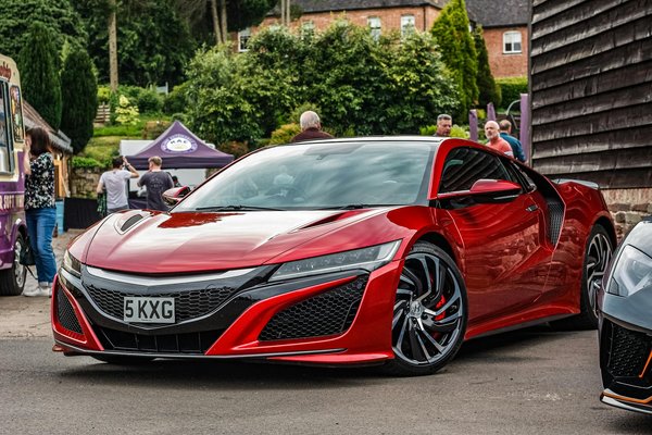 Comment la Technologie Transforme-t-elle l'Industrie Automobile Aujourd'hui ?