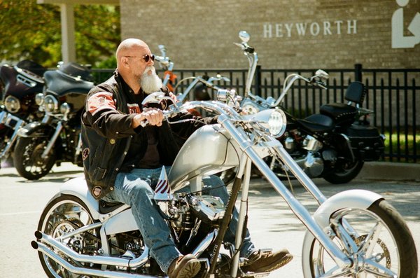 Détecter une Voiture de Police Banalisée : Astuces Essentielles et Indices Immanquables